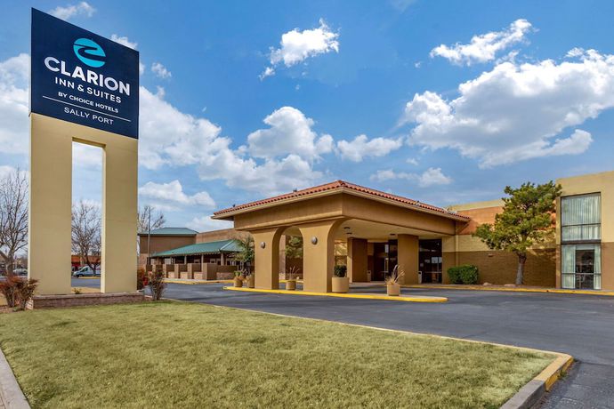 Imagen general del Hotel Clarion Inn And Suites. Foto 1