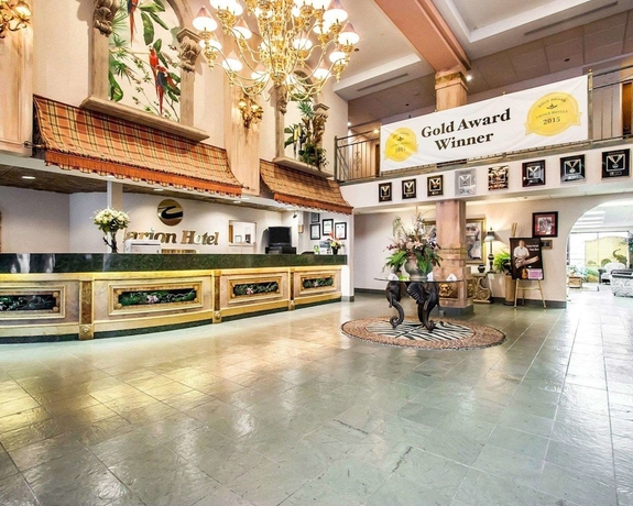 Imagen de los interiores del Hotel Clarion Inn Branson. Foto 16