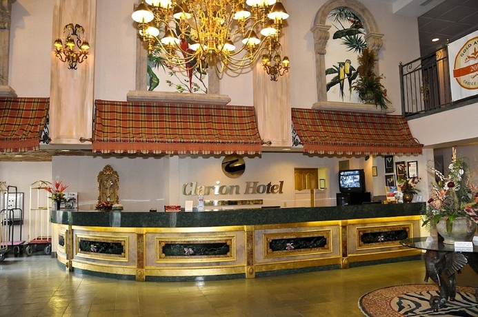 Imagen de los interiores del Hotel Clarion Inn Branson. Foto 18