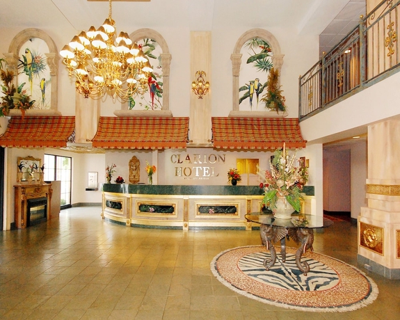 Imagen de los interiores del Hotel Clarion Inn Branson. Foto 19