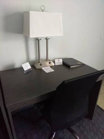 Imagen de la habitación del Hotel Clarion Inn Cleveland. Foto 11