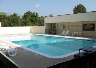 Imagen de la piscina del Hotel Clarion Inn, East Ridge. Foto 3