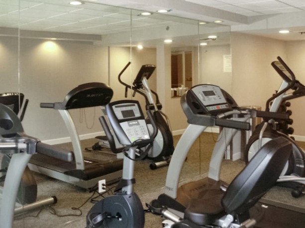 Imagen de los interiores del Hotel Clarion Inn. Foto 8