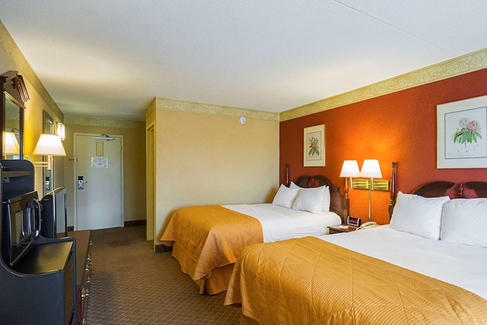 Imagen de la habitación del Hotel Clarion Inn, Fairmont. Foto 8