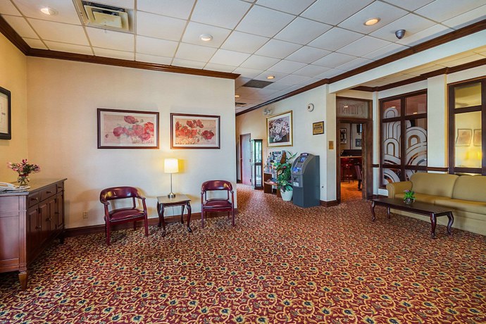 Imagen de los interiores del Hotel Clarion Inn, Fairmont. Foto 20