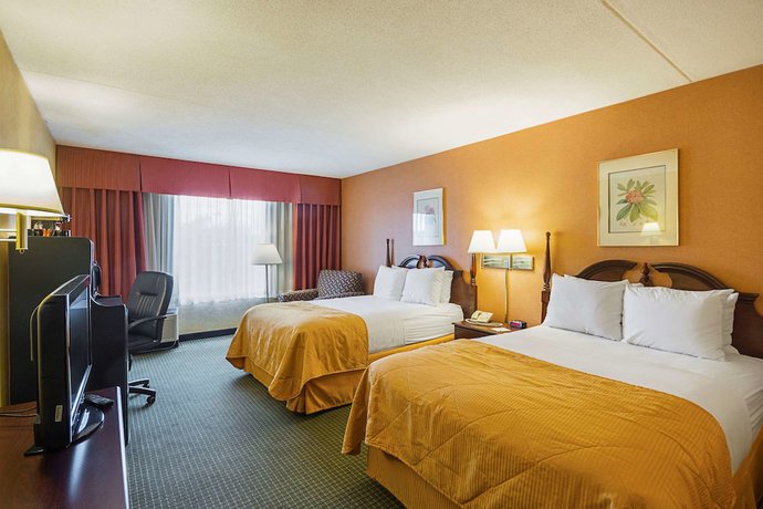 Imagen de la habitación del Hotel Clarion Inn, Fairmont. Foto 13