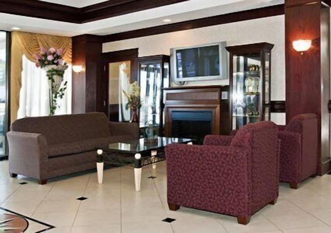Imagen de los interiores del Hotel Clarion Inn, Fredericksburg. Foto 15