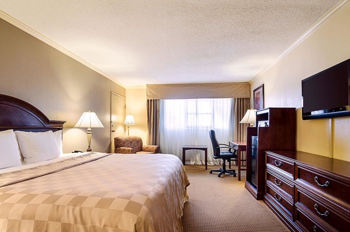 Imagen de la habitación del Hotel Clarion Inn, Garden City. Foto 2