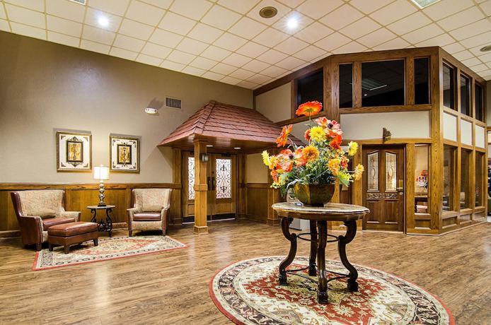 Imagen de los interiores del Hotel Clarion Inn, Garden City. Foto 13