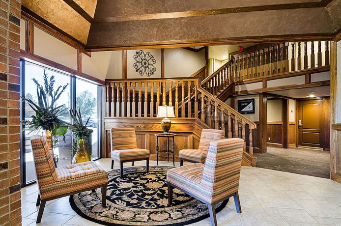 Imagen de los interiores del Hotel Clarion Inn, Garden City. Foto 14