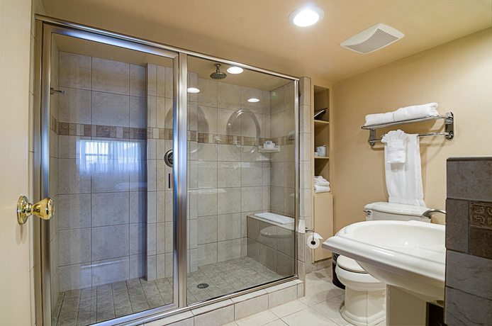 Imagen de la habitación del Hotel Clarion Inn, Garden City. Foto 12