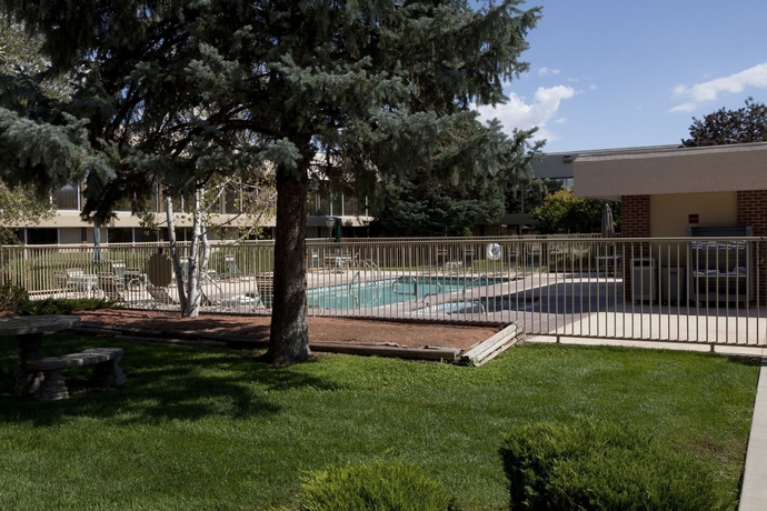 Imagen de la piscina del Hotel Clarion Inn Grand Junction. Foto 15