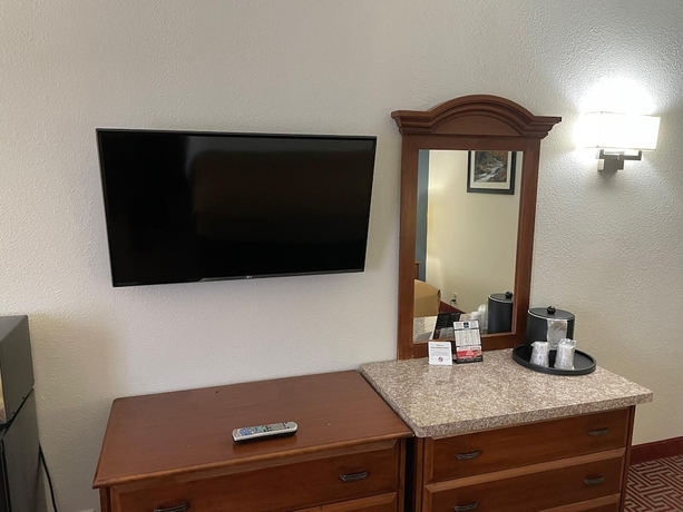 Imagen de la habitación del Hotel Clarion Inn I-94 Near Expo Center. Foto 6