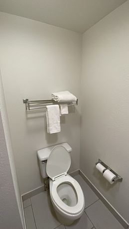 Imagen de la habitación del Hotel Clarion Inn I-94 Near Expo Center. Foto 7