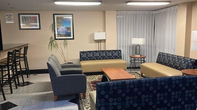 Imagen de los interiores del Hotel Clarion Inn I-94 Near Expo Center. Foto 14