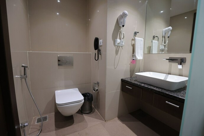 Imagen de la habitación del Hotel Clarion Inn Indore. Foto 18