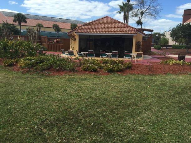 Imagen de los exteriores del Hotel Clarion Inn International Drive, Orlando. Foto 8