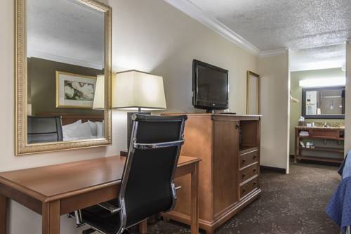 Imagen de la habitación del Hotel Clarion Inn Morgan City. Foto 6