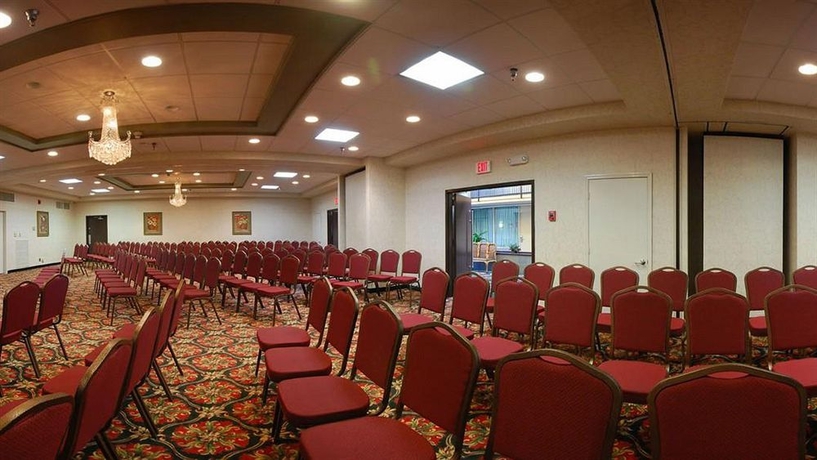 Imagen de los interiores del Hotel Clarion Inn, Murfreesboro. Foto 7