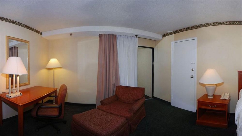 Imagen de los interiores del Hotel Clarion Inn, Murfreesboro. Foto 8