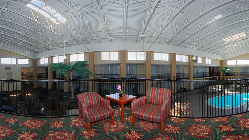 Imagen de los interiores del Hotel Clarion Inn, Murfreesboro. Foto 10