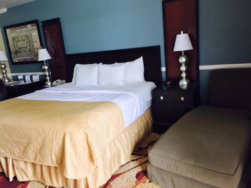 Imagen de la habitación del Hotel Clarion Inn Near China Lake Naval Station. Foto 7