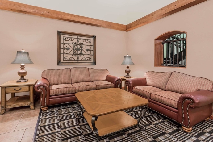 Imagen de los interiores del Hotel Clarion Inn Ormond Beach At Destination Daytona. Foto 16