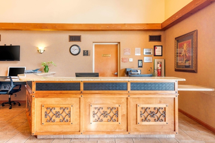 Imagen de los interiores del Hotel Clarion Inn Ormond Beach At Destination Daytona. Foto 19