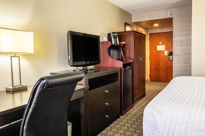 Imagen de la habitación del Hotel Clarion Inn Pittsburgh Cranberry. Foto 10