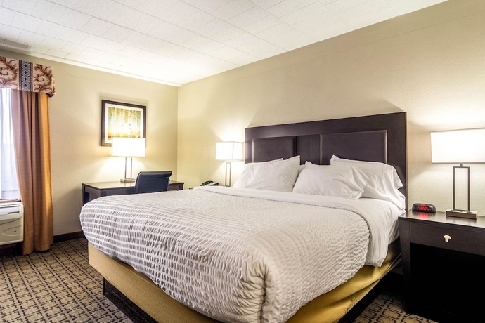 Imagen de la habitación del Hotel Clarion Inn Pittsburgh Cranberry. Foto 13