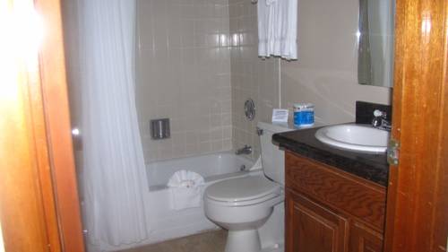 Imagen de la habitación del Hotel Clarion Inn Surfrider Resort. Foto 10