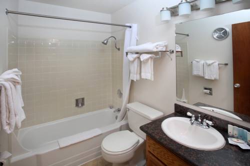 Imagen de la habitación del Hotel Clarion Inn Surfrider Resort. Foto 15