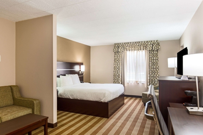 Imagen de la habitación del Hotel Clarion Inn & Suites. Foto 4