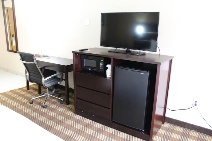 Imagen de la habitación del Hotel Clarion Inn & Suites. Foto 14