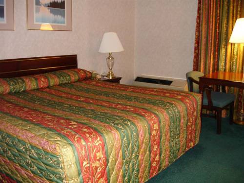 Imagen de la habitación del Hotel Clarion Inn & Suites. Foto 3