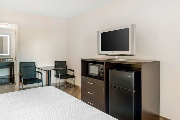 Imagen de la habitación del Hotel Clarion Inn & Suites Kissimmee-Lake Buena Vista South. Foto 4