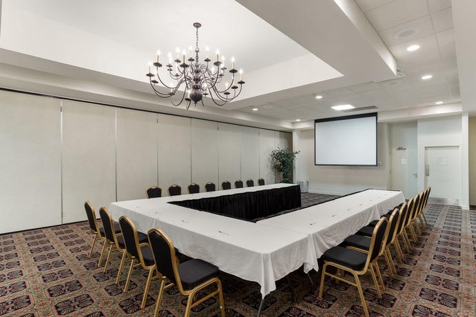 Imagen de los interiores del Hotel Clarion Inn and Conference Center. Foto 10