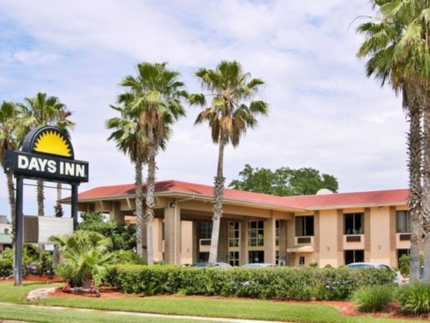 Imagen general del Hotel Clarion Inn and Suite Universal Studios. Foto 7