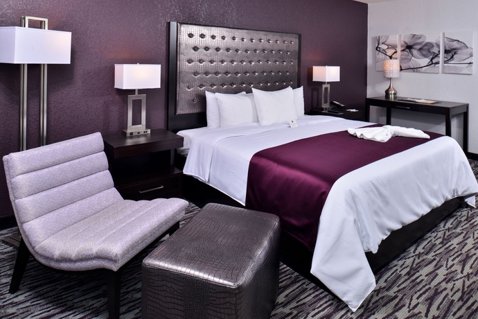 Imagen de la habitación del Hotel Clarion Inn and Suites Across From Universal Orlando Resort. Foto 4