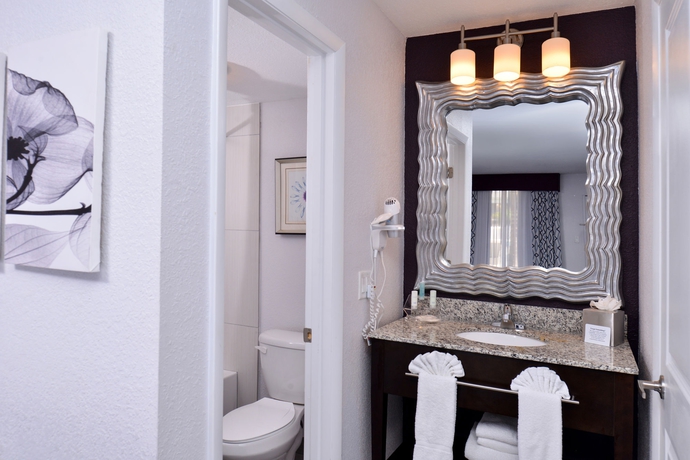 Imagen de la habitación del Hotel Clarion Inn and Suites Across From Universal Orlando Resort. Foto 5