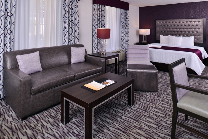 Imagen de la habitación del Hotel Clarion Inn and Suites Across From Universal Orlando Resort. Foto 8
