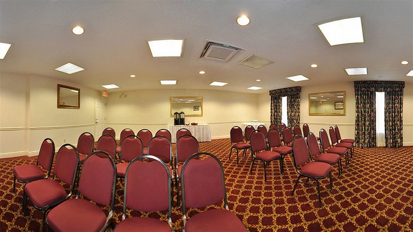 Imagen de los interiores del Hotel Clarion Inn and Suites Central Clearwater Beach. Foto 8