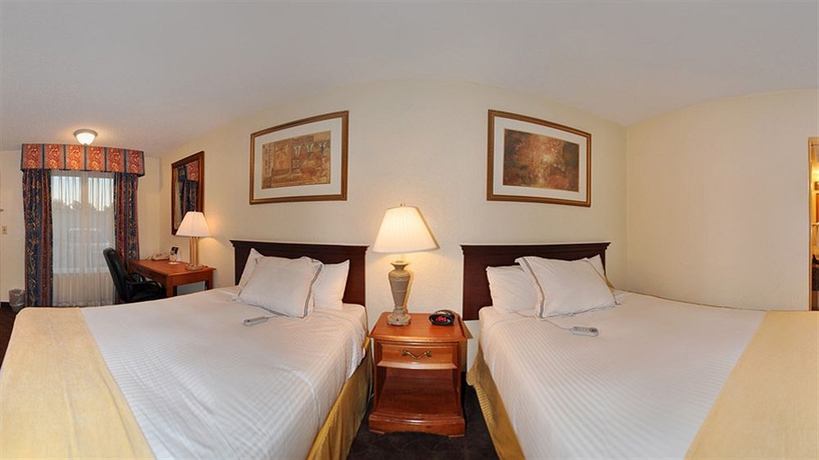 Imagen de la habitación del Hotel Clarion Inn and Suites Central Clearwater Beach. Foto 4