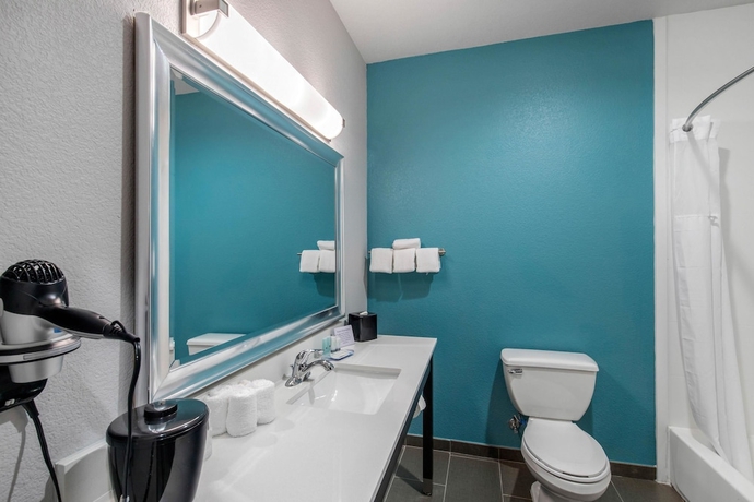 Imagen de la habitación del Hotel Clarion Inn and Suites Dfw North. Foto 14