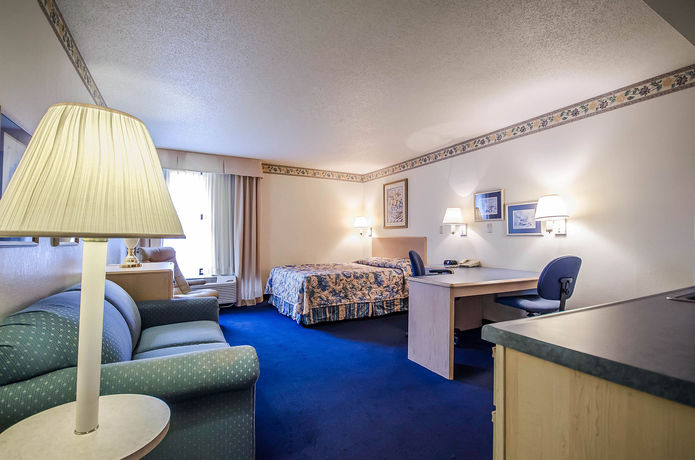 Imagen de los interiores del Hotel Clarion Inn and Suites, Evansville. Foto 16