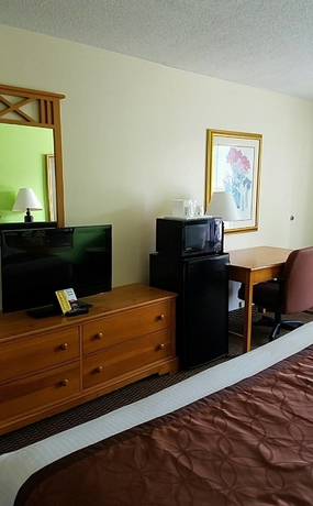 Imagen de la habitación del Hotel Clarion Inn and Suites. Foto 3