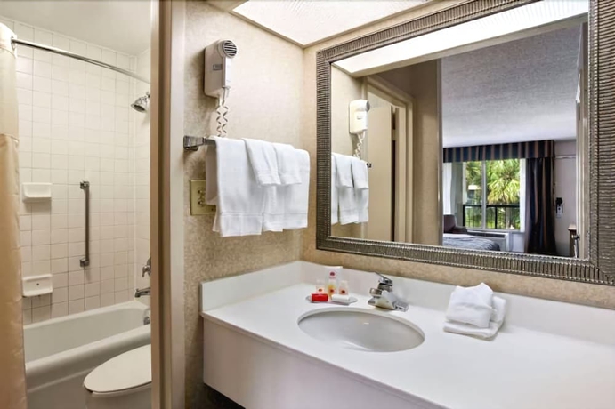 Imagen de la habitación del Hotel Clarion Inn and Suites, Florence. Foto 6