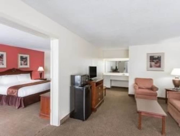 Imagen de la habitación del Hotel Clarion Inn and Suites, Florence. Foto 10