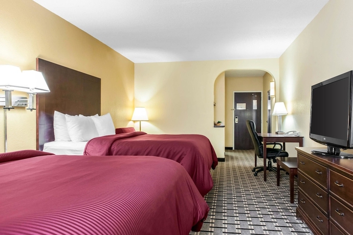 Imagen de la habitación del Hotel Clarion Inn and Suites Northwest. Foto 3