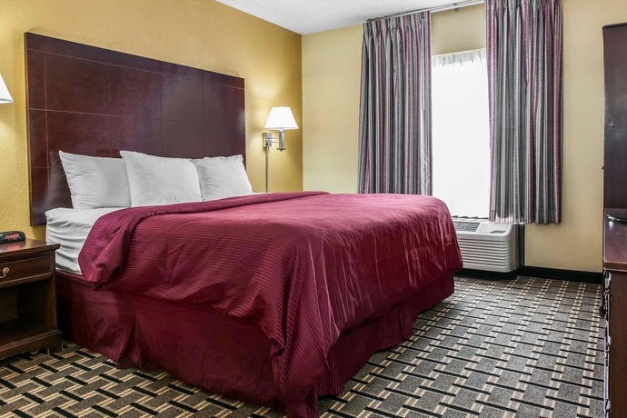 Imagen de la habitación del Hotel Clarion Inn and Suites Northwest. Foto 4